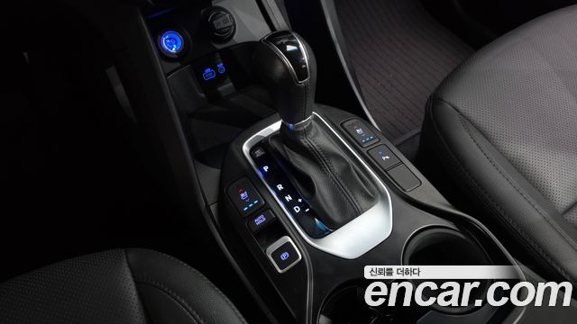Hyundai Santafe 2018 — photo 12