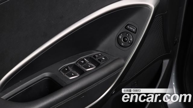 Hyundai Santafe 2018 — photo 22