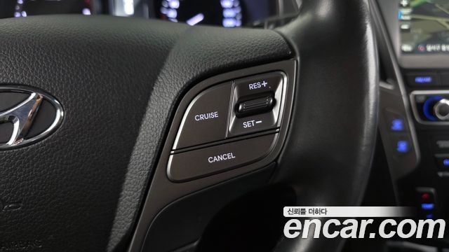 Hyundai Santafe 2018 — photo 23
