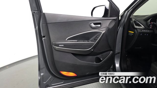 Hyundai Santafe 2018 — photo 14
