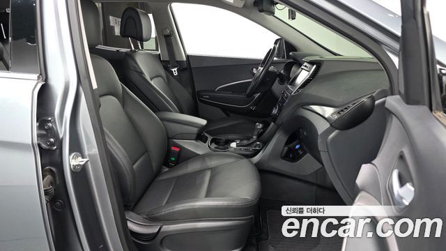 Hyundai Santafe 2018 — photo 16
