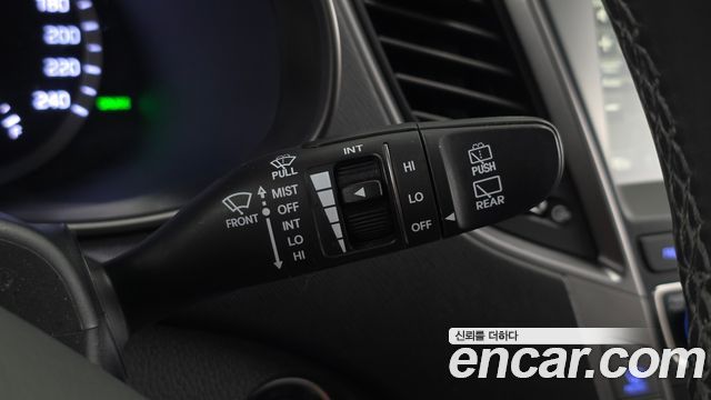 Hyundai Santafe 2018 — photo 28