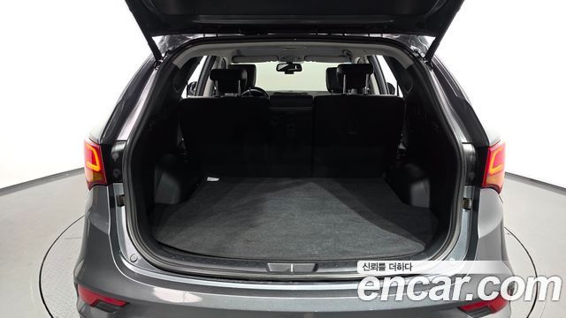 Hyundai Santafe 2018 — photo 31