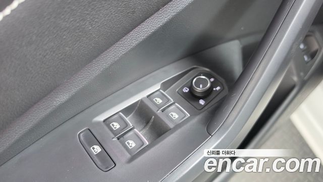 Volkswagen Jetta 2023 — photo 28