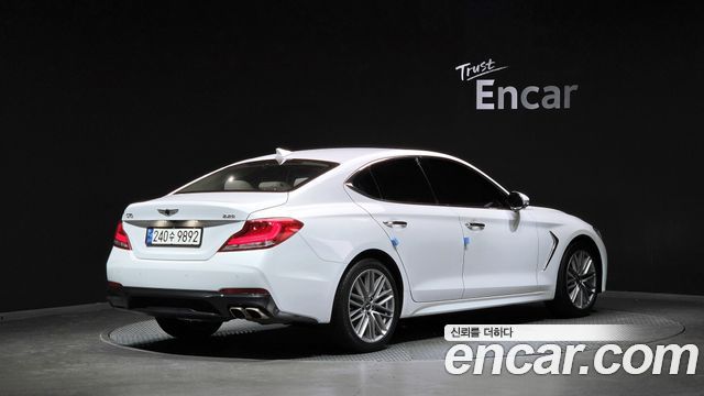 Genesis G70 2019 — photo 2