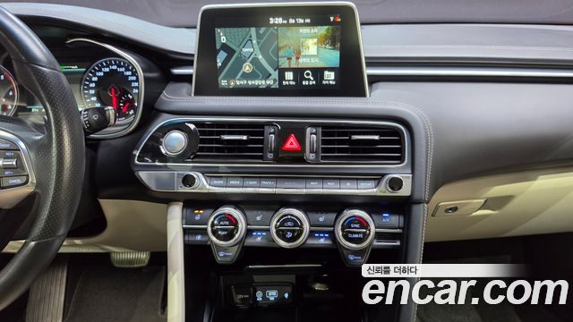 Genesis G70 2019 — photo 20