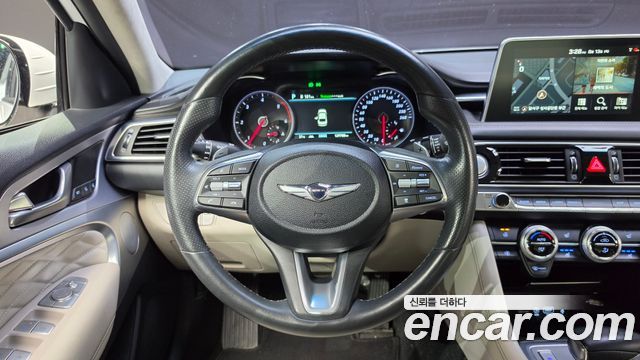 Genesis G70 2019 — photo 21