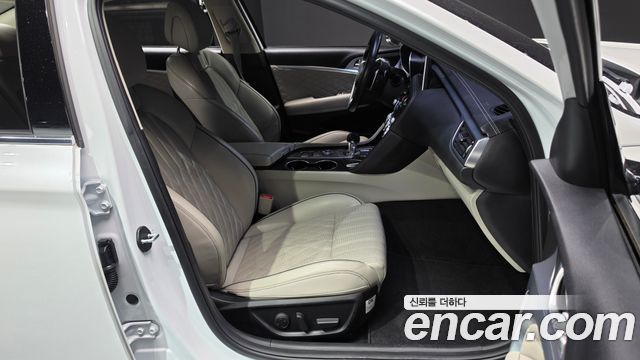 Genesis G70 2019 — photo 16