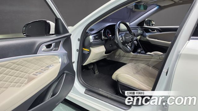 Genesis G70 2019 — photo 27