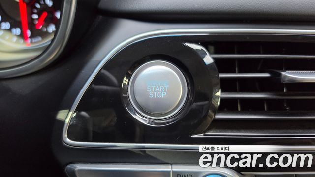 Genesis G70 2019 — photo 32