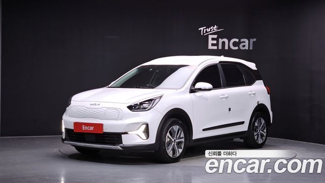 Kia Niro 2023 — photo 1