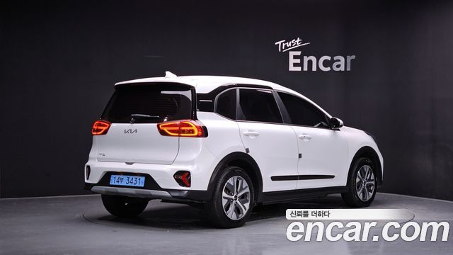 Kia Niro 2023 — photo 2