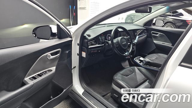 Kia Niro 2023 — photo 10