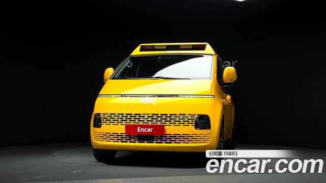 Hyundai Staria 2025 — photo 3
