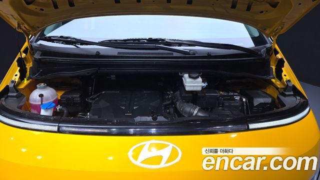 Hyundai Staria 2025 — photo 6