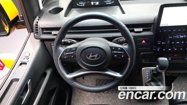 Hyundai Staria 2025 — photo 19