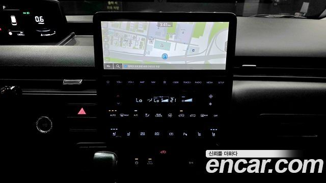 Hyundai Staria 2025 — photo 21