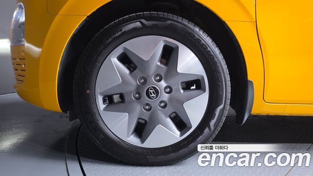 Hyundai Staria 2025 — photo 7