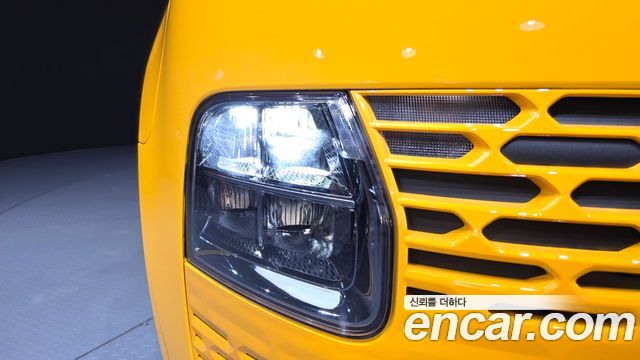Hyundai Staria 2025 — photo 8