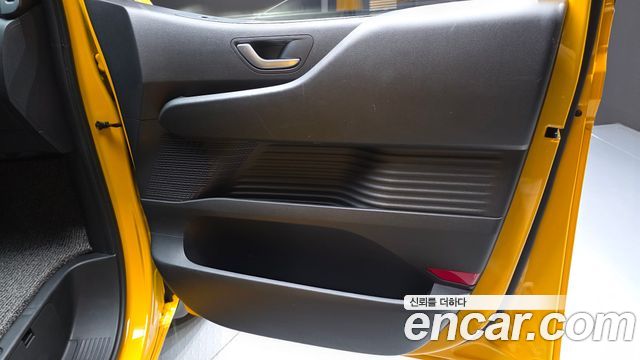 Hyundai Staria 2025 — photo 14