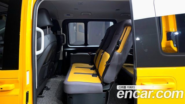 Hyundai Staria 2025 — photo 16