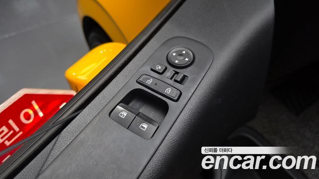 Hyundai Staria 2025 — photo 29
