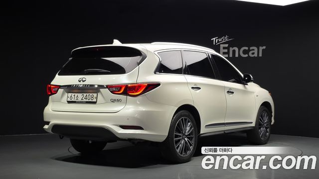 Infiniti QX60 2018 — photo 2