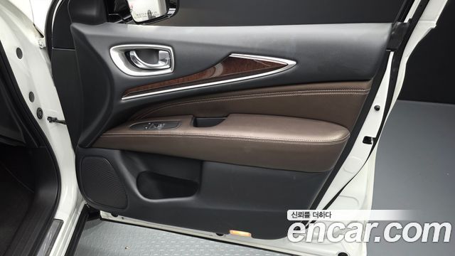 Infiniti QX60 2018 — photo 14