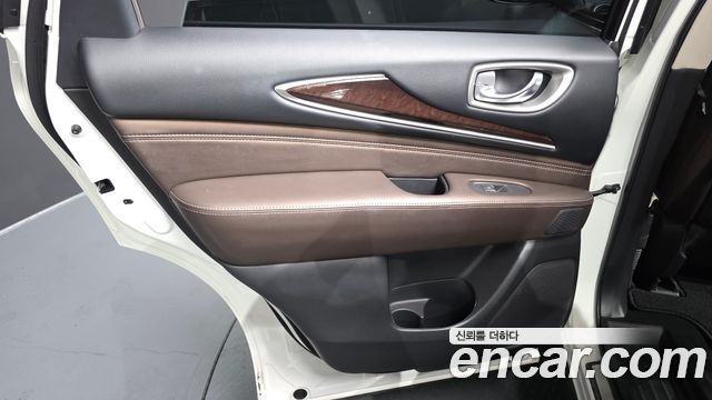 Infiniti QX60 2018 — photo 15