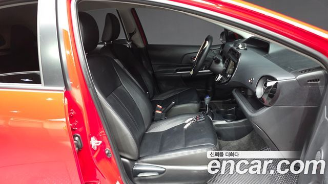 Toyota Prius 2019 — photo 17