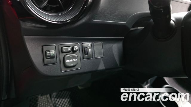 Toyota Prius 2019 — photo 24