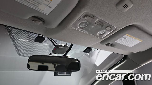 Toyota Prius 2019 — photo 25