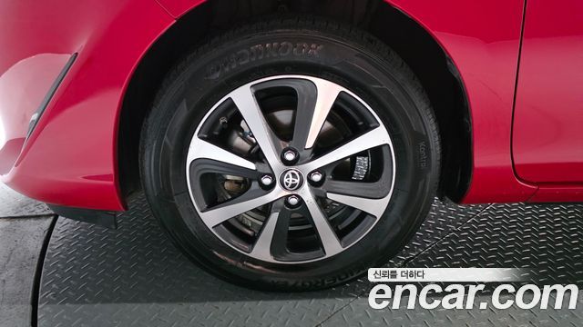 Toyota Prius 2019 — photo 7