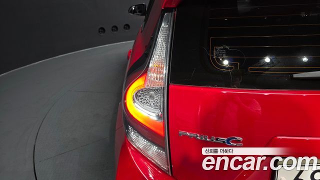Toyota Prius 2019 — photo 9