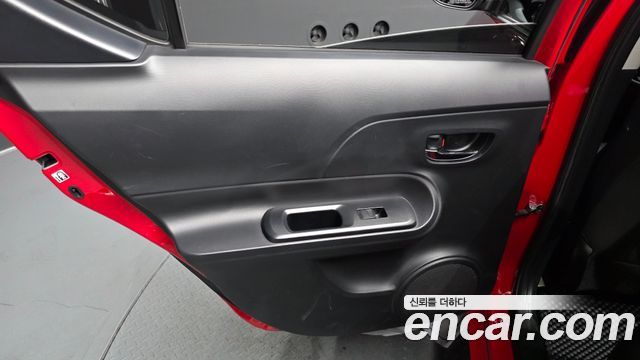 Toyota Prius 2019 — photo 15