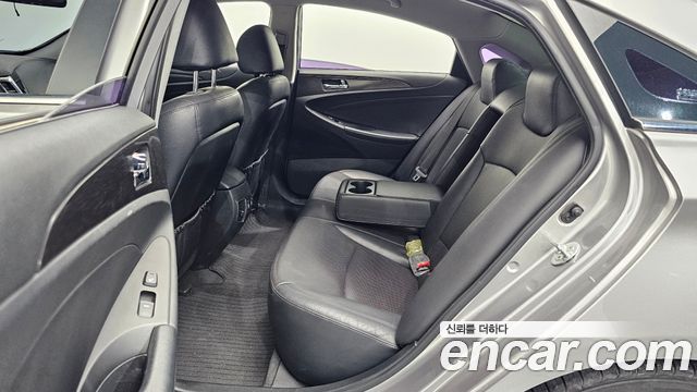 Hyundai Sonata 2012 — photo 24