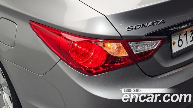 Hyundai Sonata 2012 — photo 9