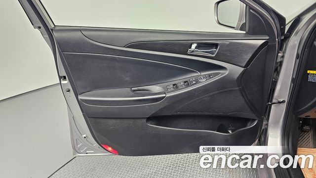 Hyundai Sonata 2012 — photo 14