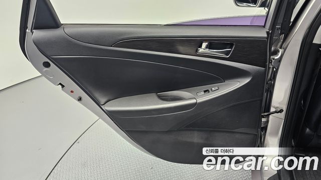 Hyundai Sonata 2012 — photo 15