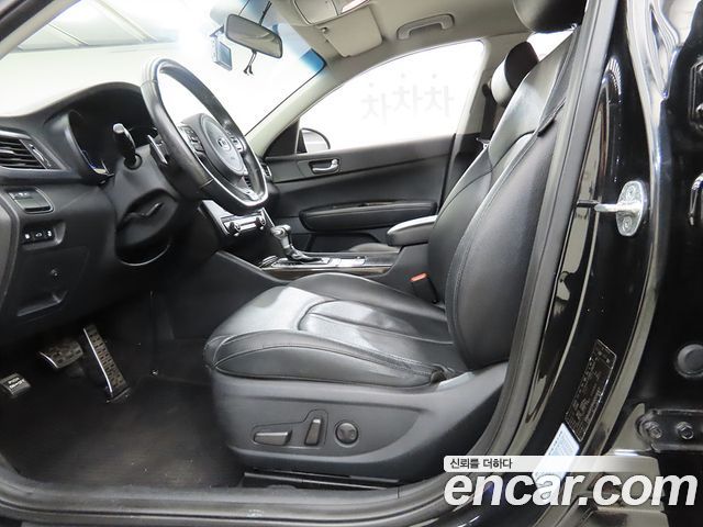 Kia K5 2016 — photo 10