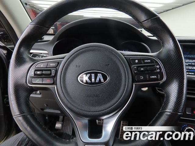 Kia K5 2016 — photo 12