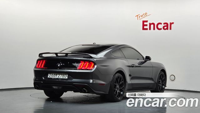 Ford Mustang 2019 — photo 2