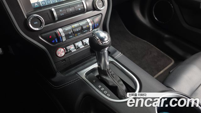 Ford Mustang 2019 — photo 12
