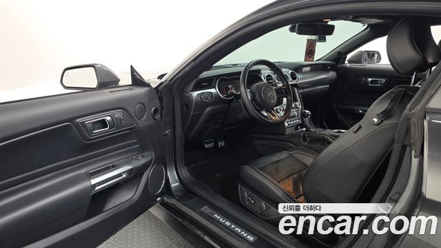 Ford Mustang 2019 — photo 13