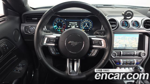 Ford Mustang 2019 — photo 19