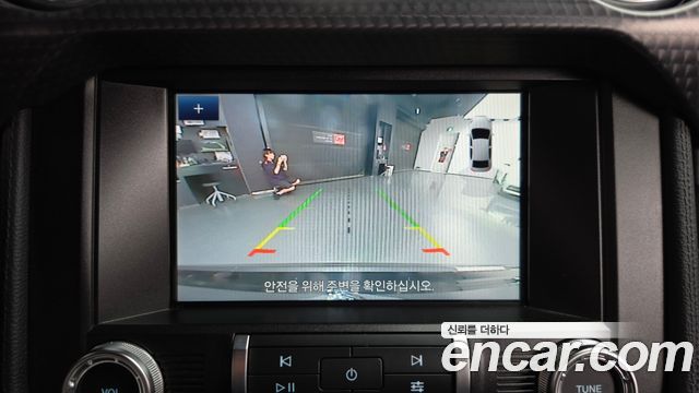 Ford Mustang 2019 — photo 20