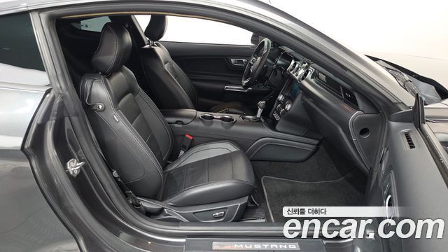 Ford Mustang 2019 — photo 16