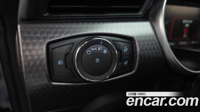 Ford Mustang 2019 — photo 27