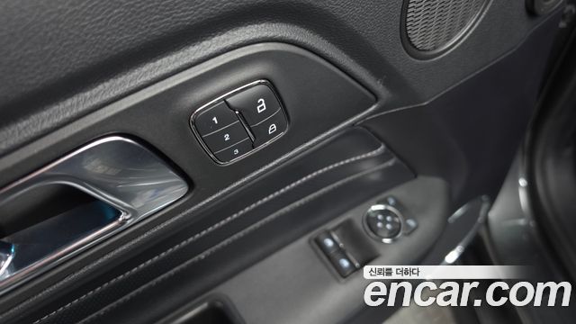 Ford Mustang 2019 — photo 30