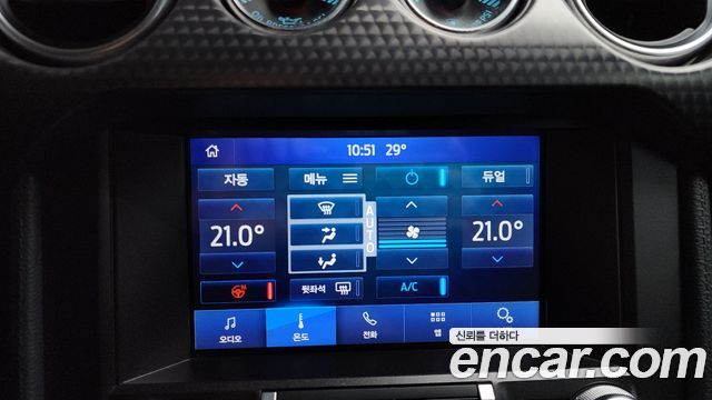 Ford Mustang 2019 — photo 31
